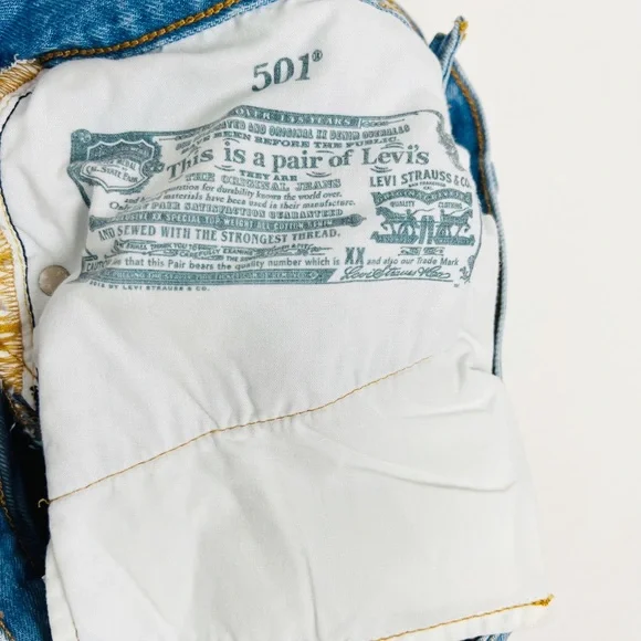 NEW Levi’s Premium 501 High Rise Distressed Shorts - Picture 7 of 12